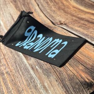 NEW Black Drawstring Glasses Pouch with Blue 'Grandma' Text Ite #PHK6735